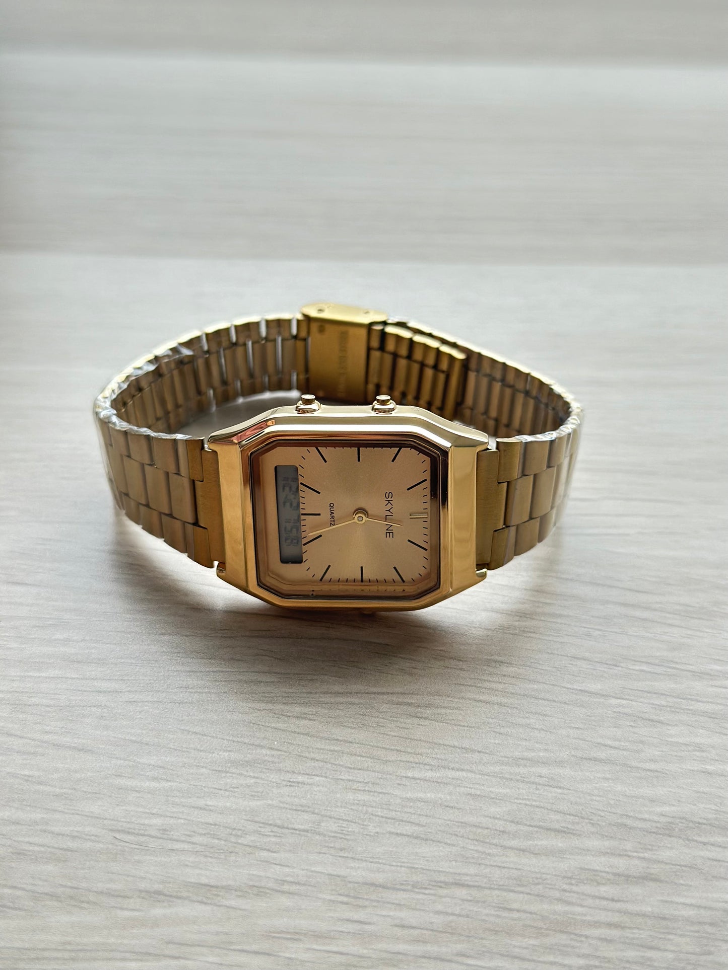 RELOJ SKYLINE + 2 BRAZALETES DE REGALO – LUJO QUE SÍ TE PUEDES PERMITIR